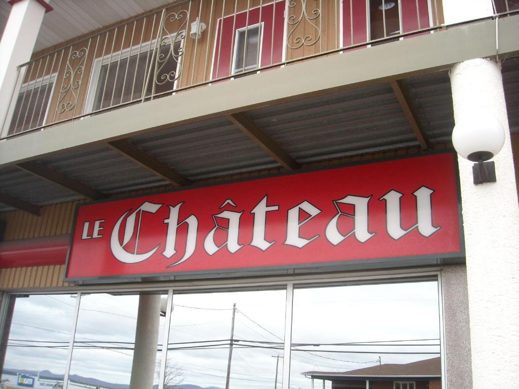 Hotel Motel Le Chateau Lac-Megantic Exterior photo